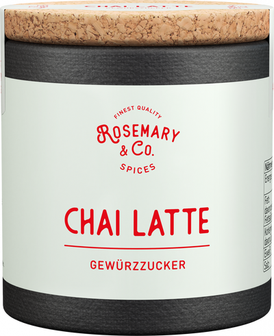 Tafel mit "HERBSTGETRÄNKE", zwei Gläser Tee mit Zitronenscheiben und eine Pappdose mit Aufschrift "Rosemary & Co."2