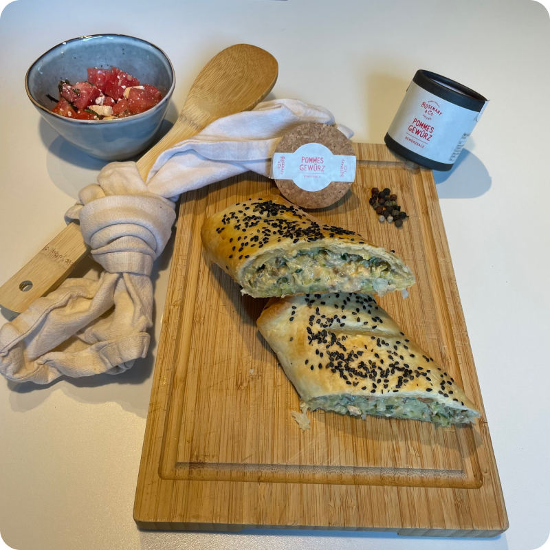 Strudel mit Zucchini und Räucherlachs – Rosemary &amp; Co. Gewürze