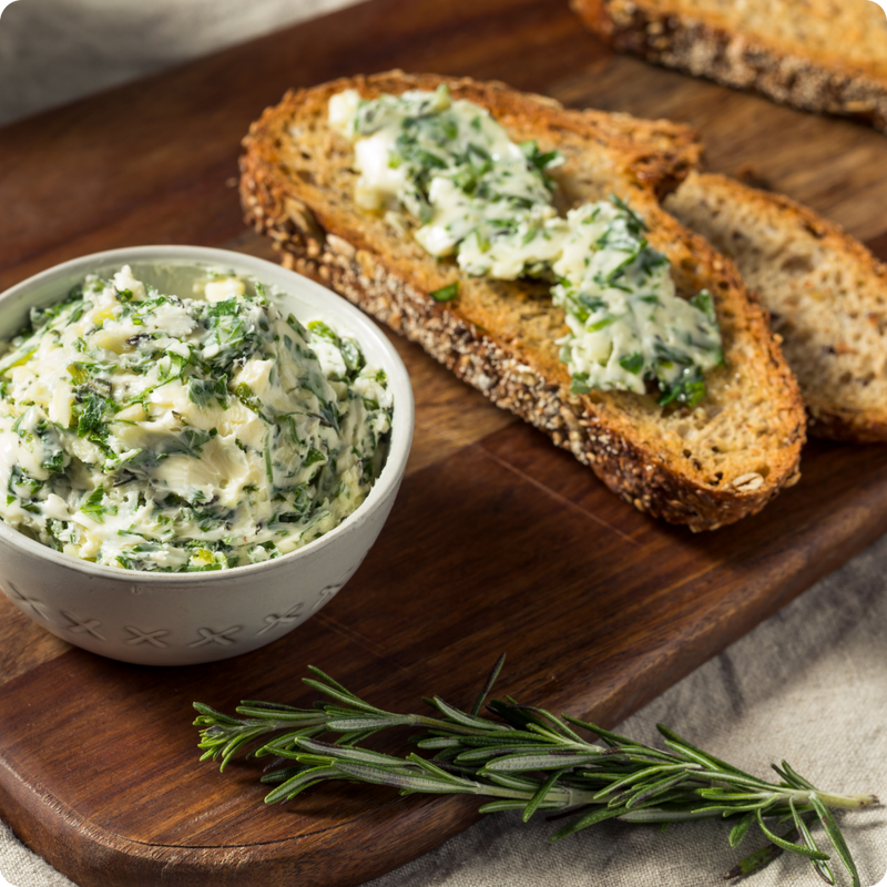 Knoblauch-Zitronen-Kräuterbutter